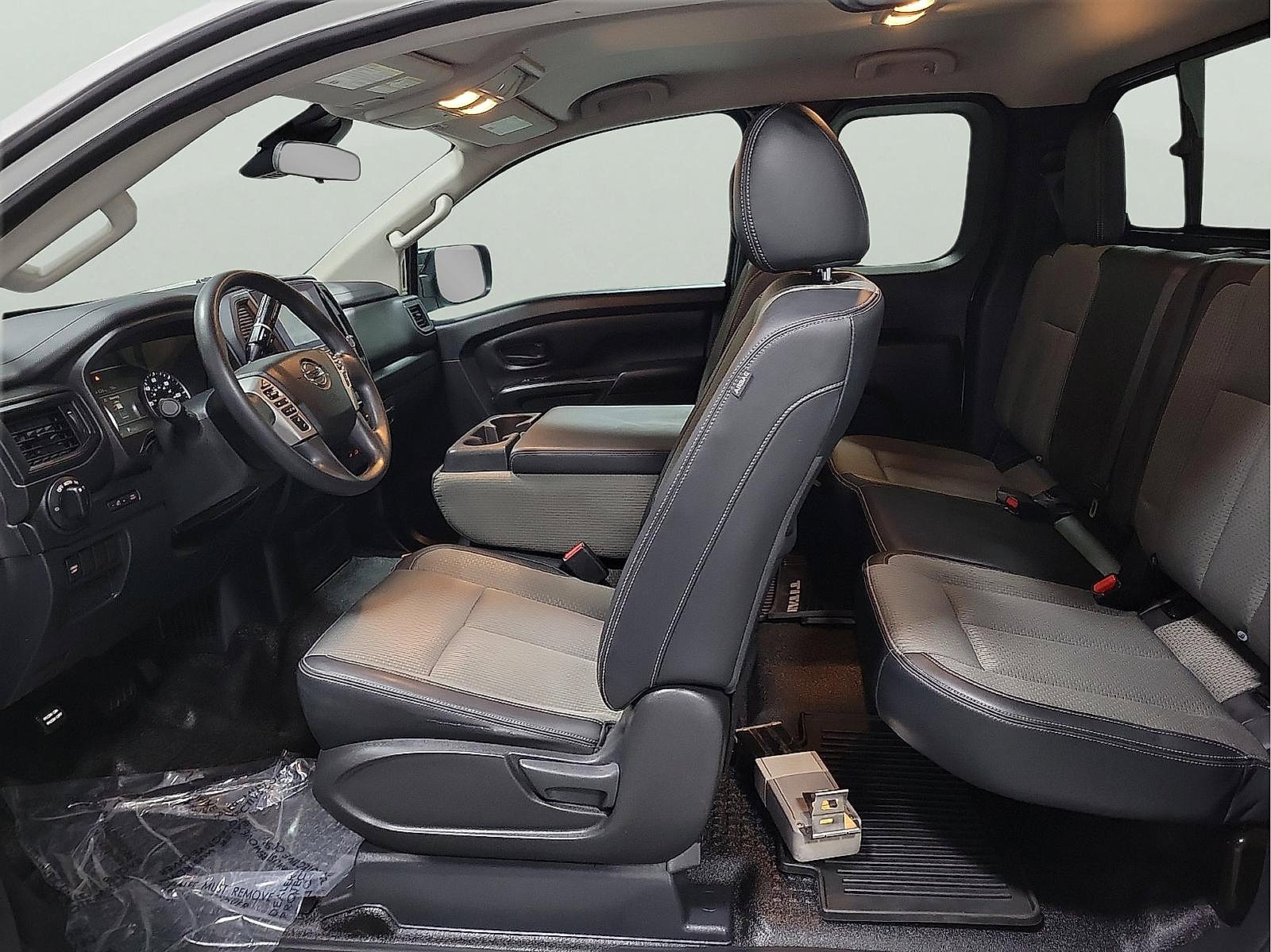 Used 2020 Nissan Titan S w/ S Utility Package image 11