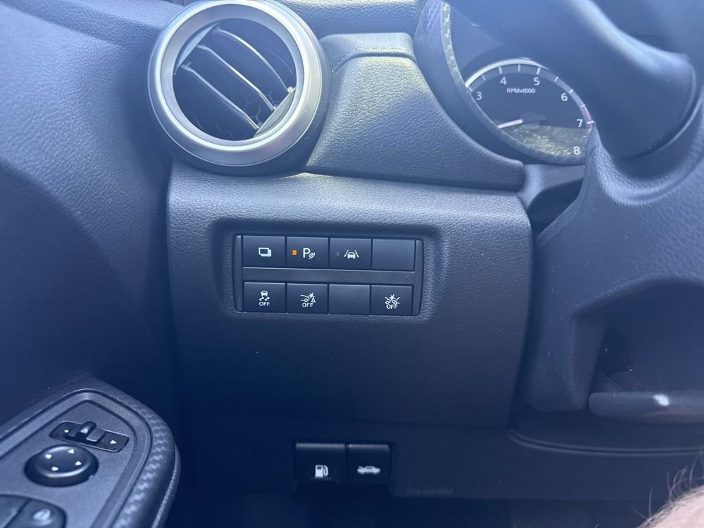 Used 2020 Nissan Versa S FWD image 20