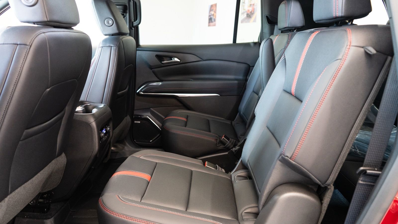 New 2026 Chevrolet Traverse RS w/ LPO, Floor Liner Package image 16