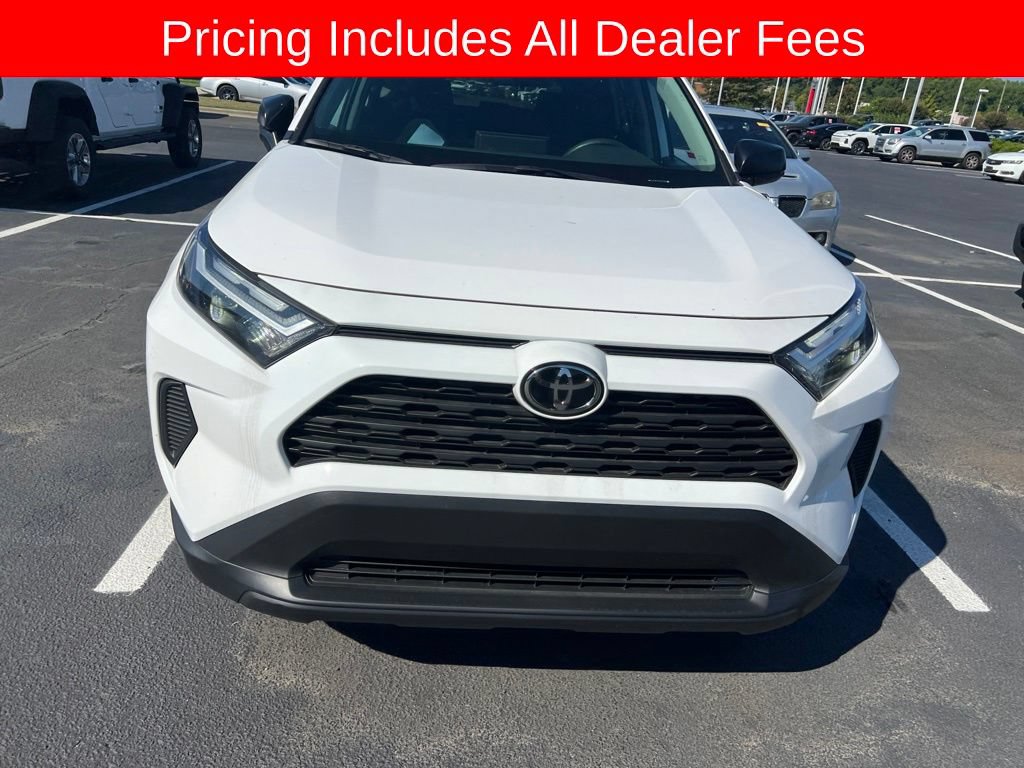 Used 2025 Toyota RAV4 LE AWD/4WD image 8