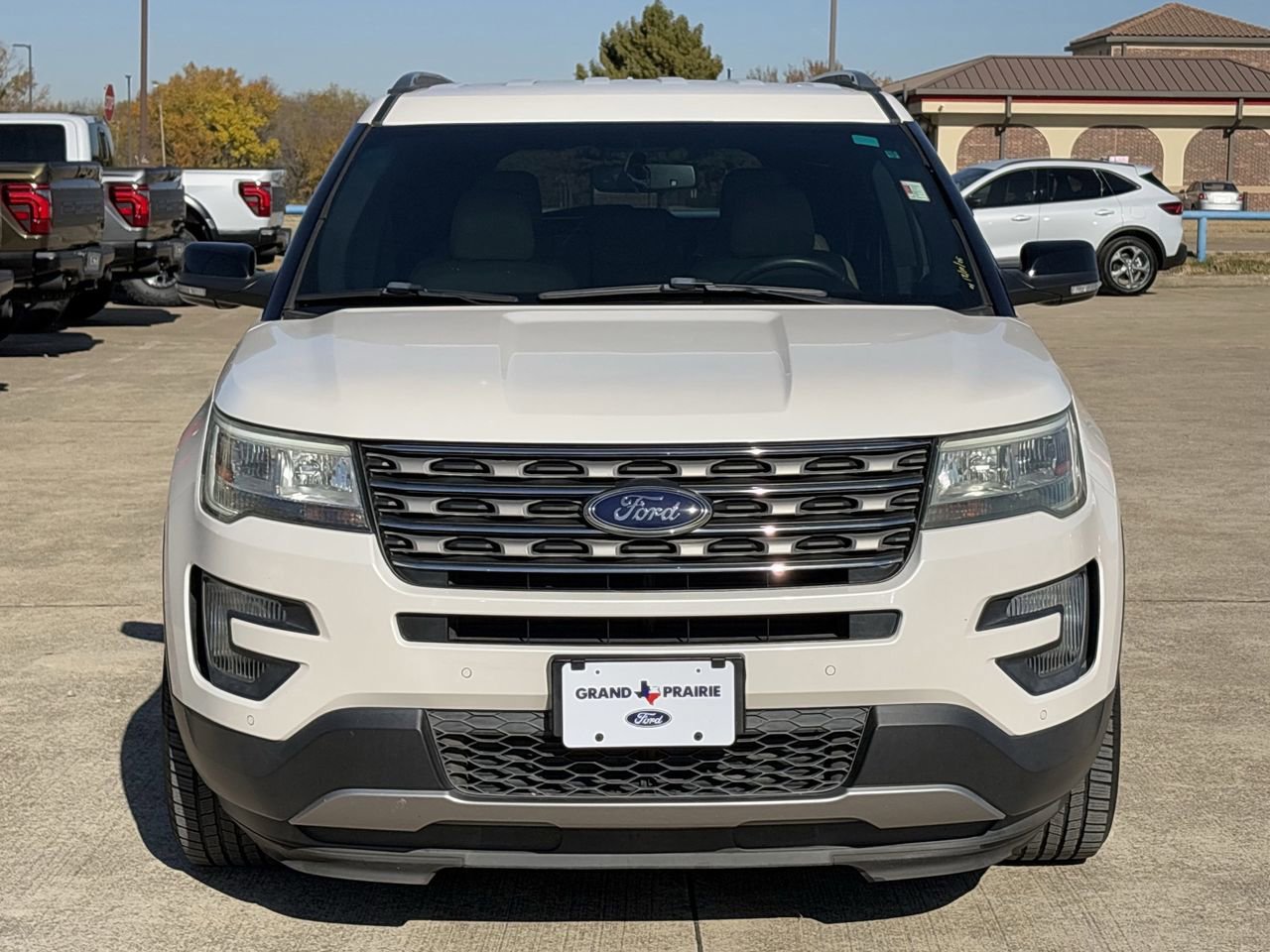 Used 2016 Ford Explorer XLT w/ Equipment Group 202A image 9
