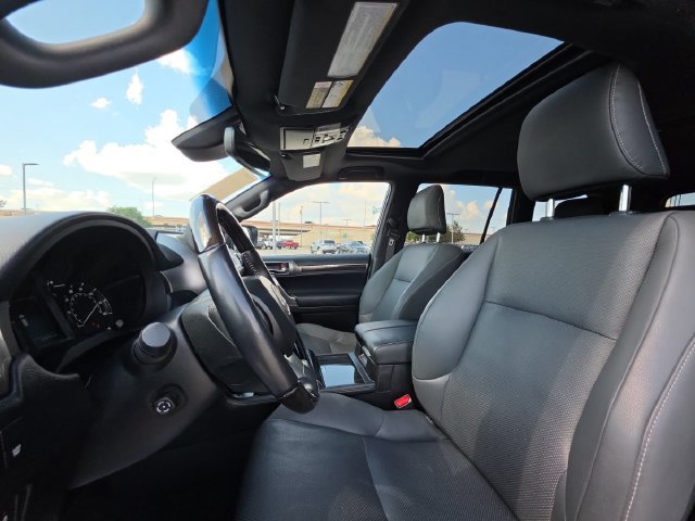 Used 2023 Lexus GX 460 Premium w/ Premium Package AWD/4WD image 7