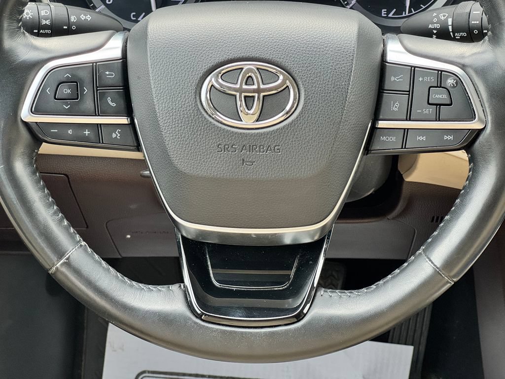 Used 2021 Toyota Highlander Platinum AWD/4WD image 22