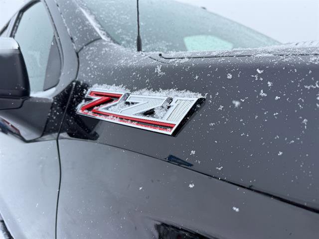Used 2023 Chevrolet Silverado 1500 LTZ w/ Z71 Off-Road Package AWD/4WD image 9