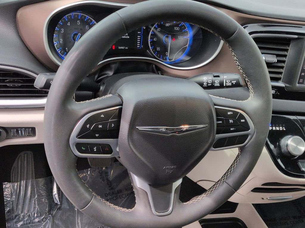 Used 2023 Chrysler Voyager LX image 19