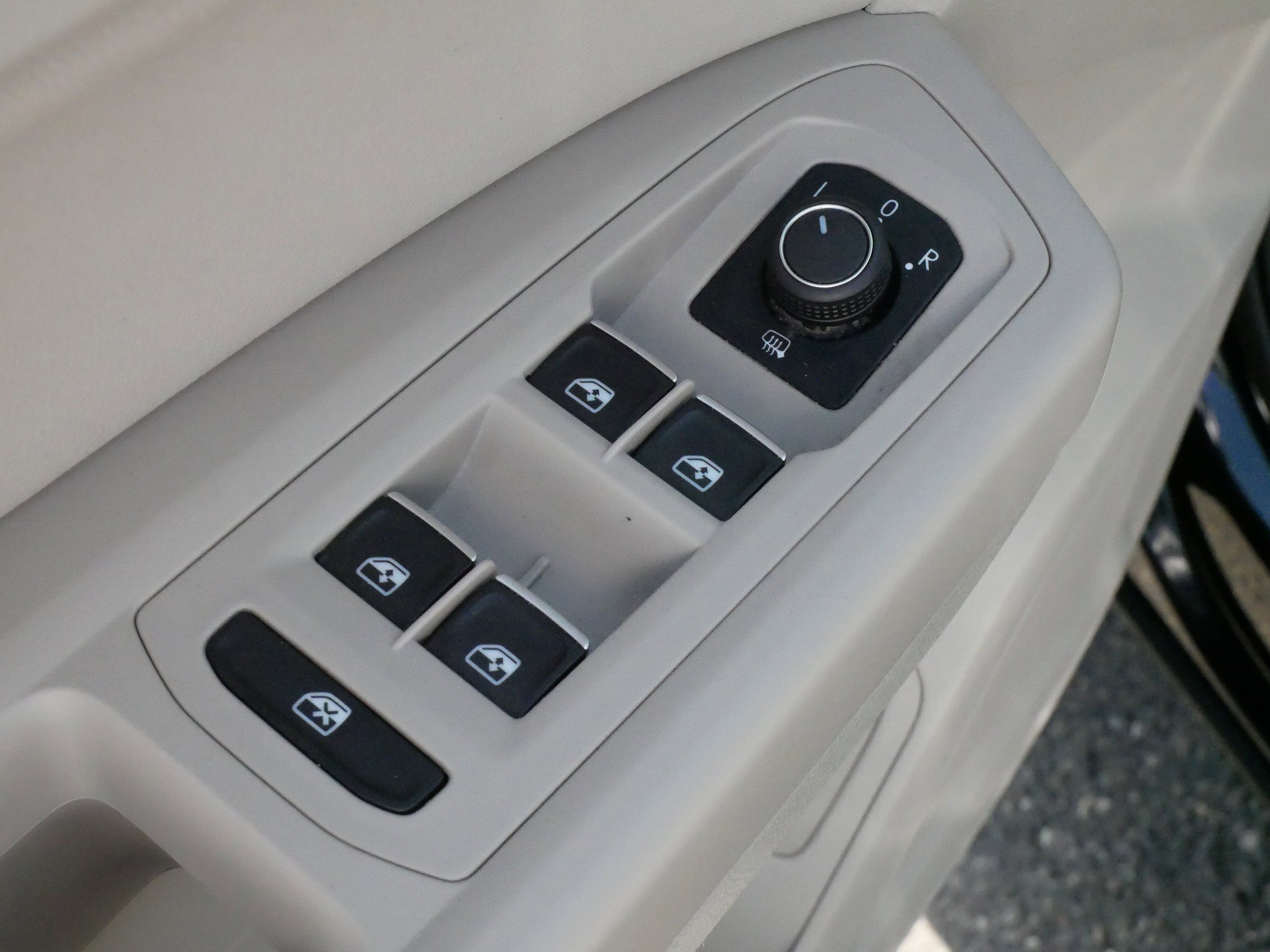 Used 2019 Volkswagen Atlas SEL AWD/4WD image 19