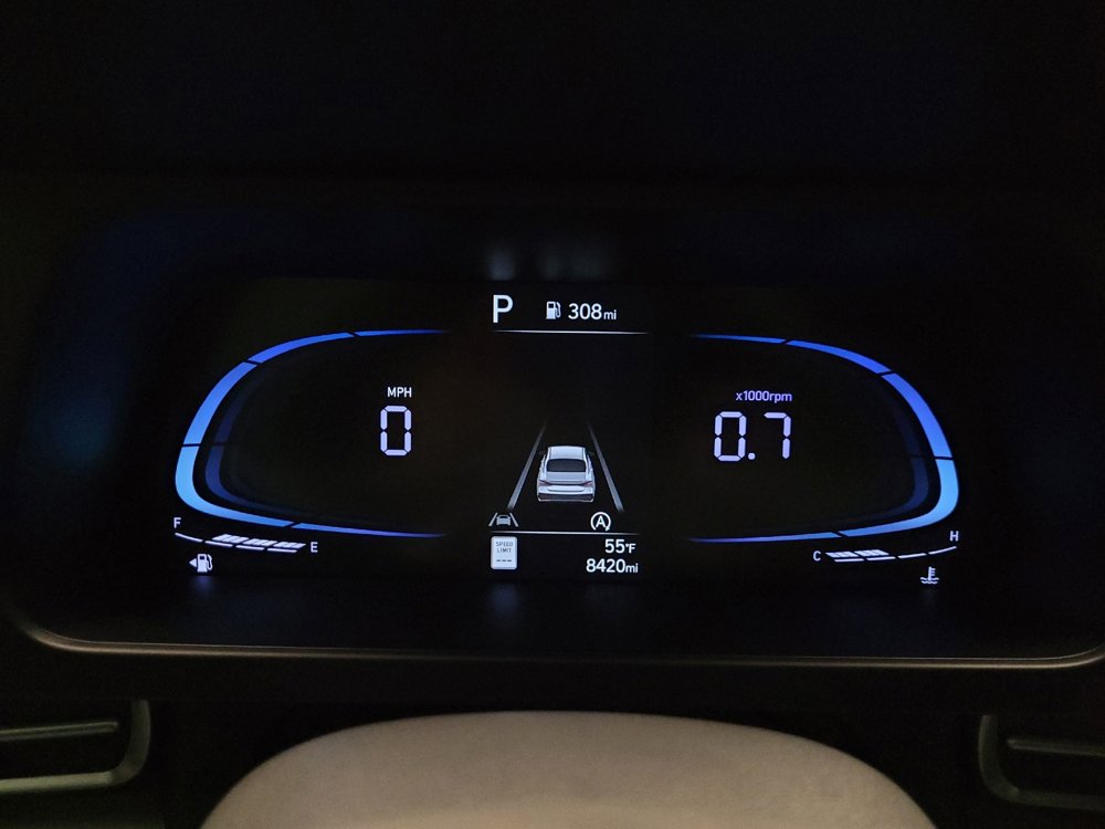 Used 2024 Hyundai Elantra SE image 25