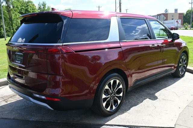 Used 2022 Kia Carnival EX FWD image 5