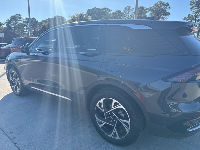 Used 2024 Lincoln Nautilus Premier image 2