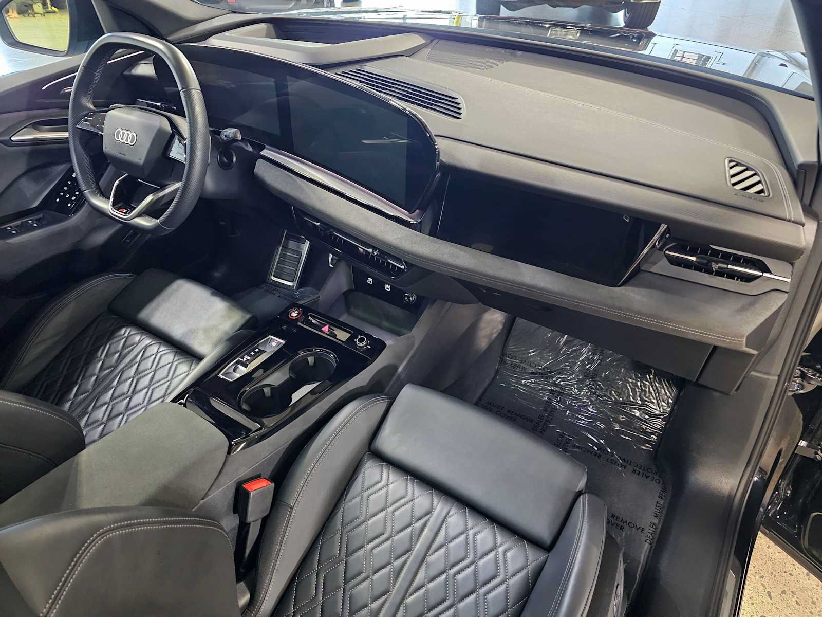 Used 2025 Audi SQ6 e-tron Prestige AWD/4WD image 11
