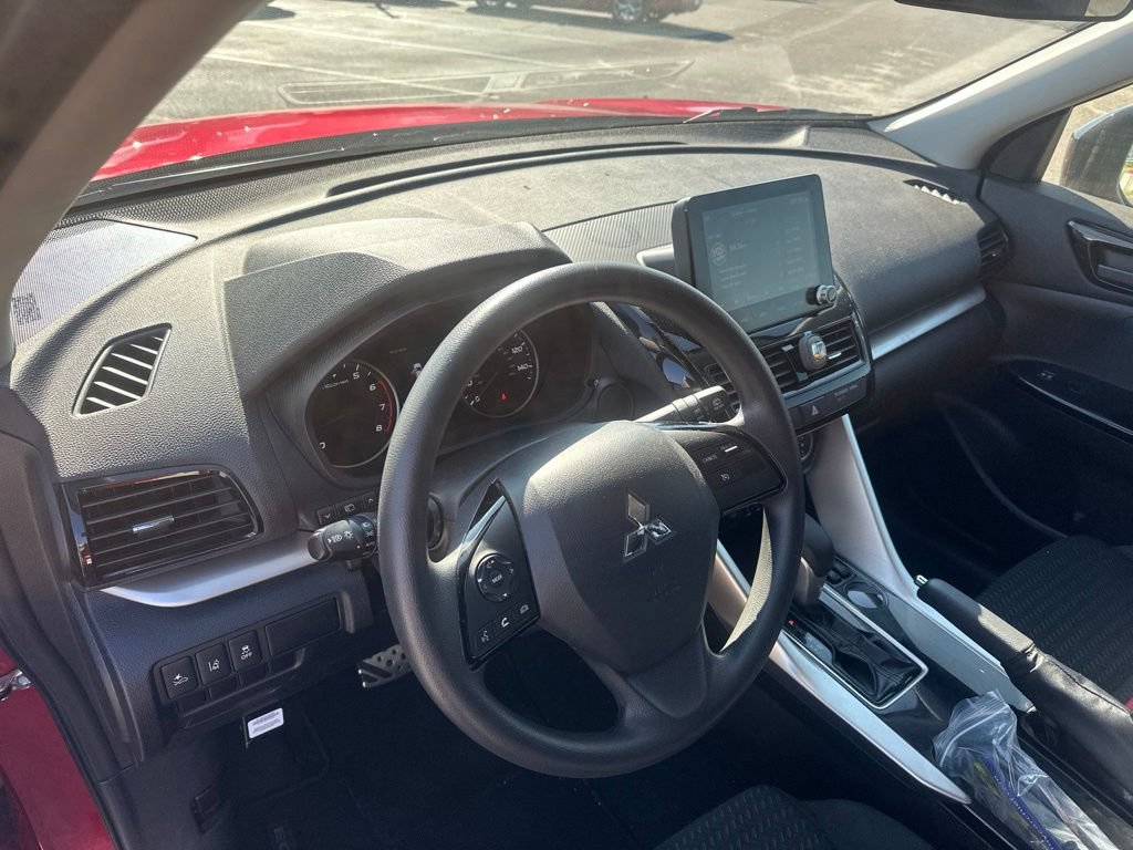 Used 2022 Mitsubishi Eclipse Cross LE FWD image 13