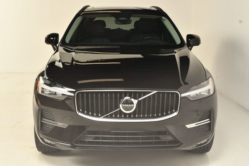 Used 2022 Volvo XC60 B5 Momentum w/ Protection Package Premier image 12