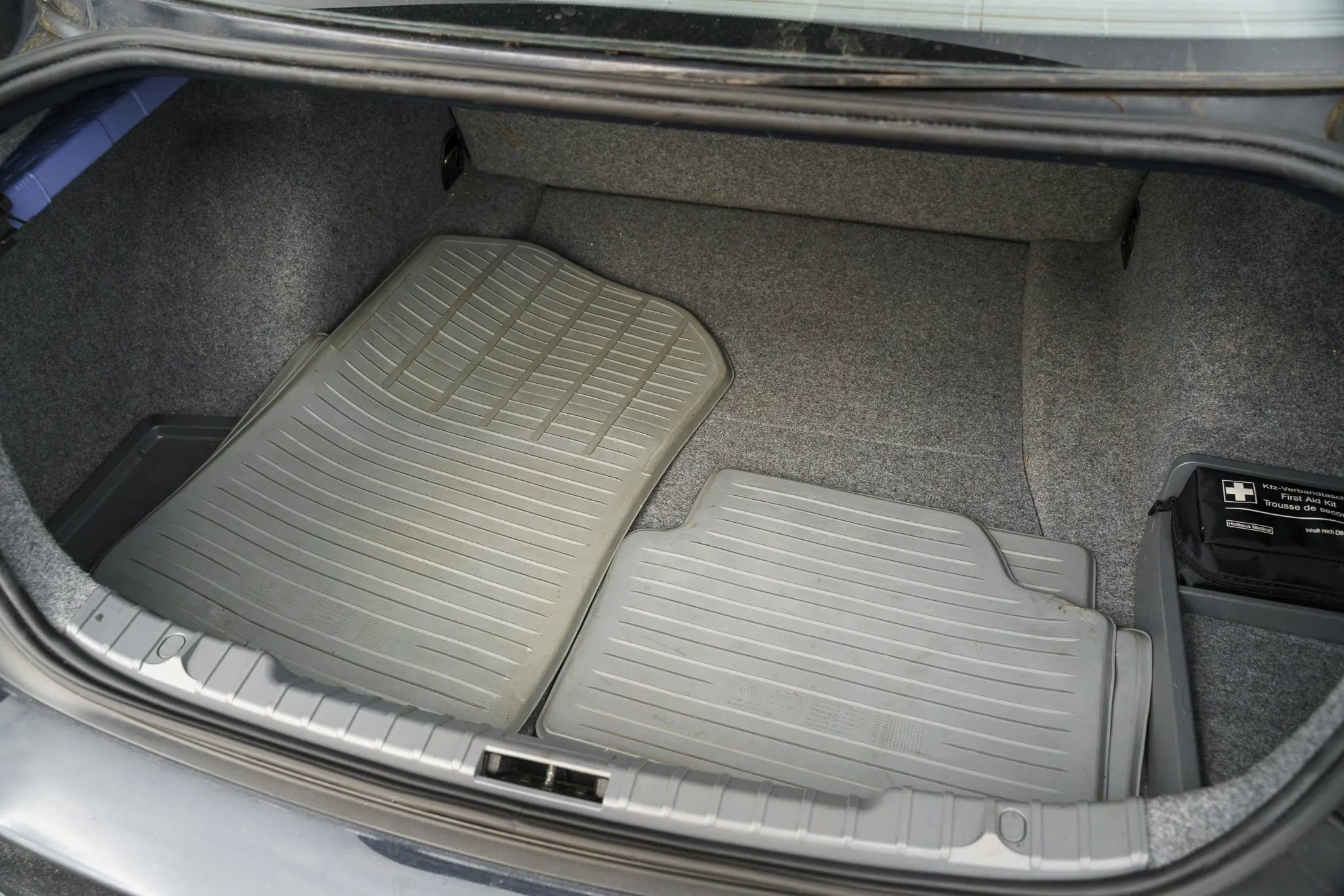 Used 2006 BMW 325i Sedan image 9