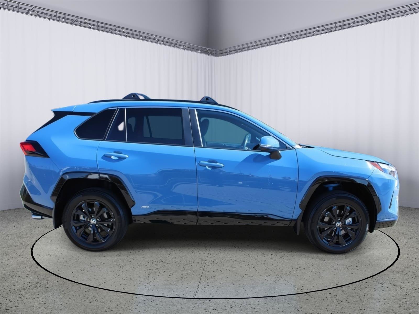 Used 2025 Toyota RAV4 SE AWD/4WD image 9