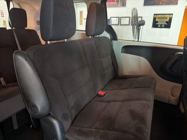 Used 2018 Dodge Grand Caravan SE image 26