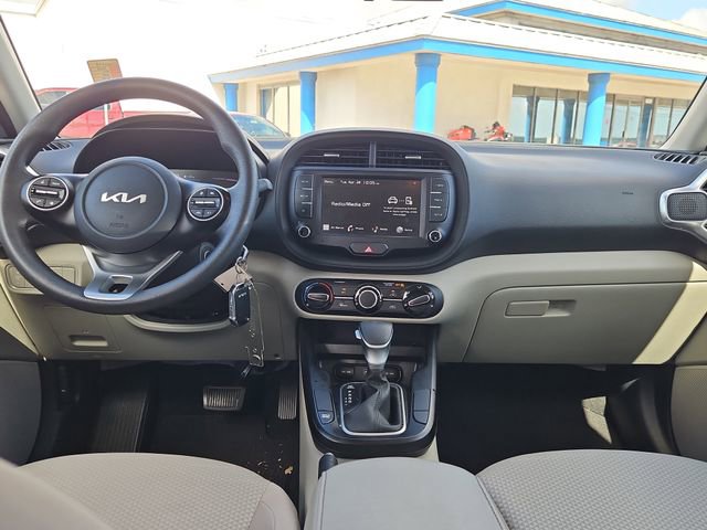 Used 2023 Kia Soul LX FWD image 7
