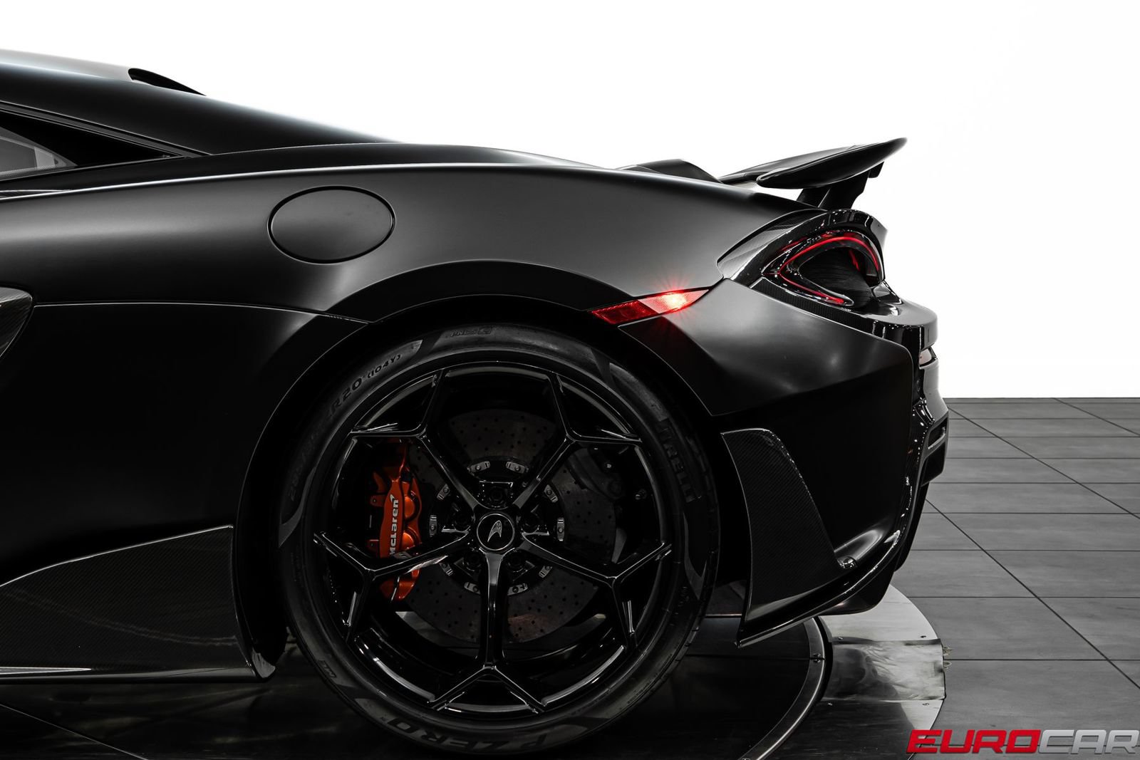 Used 2019 McLaren 600LT RWD image 23