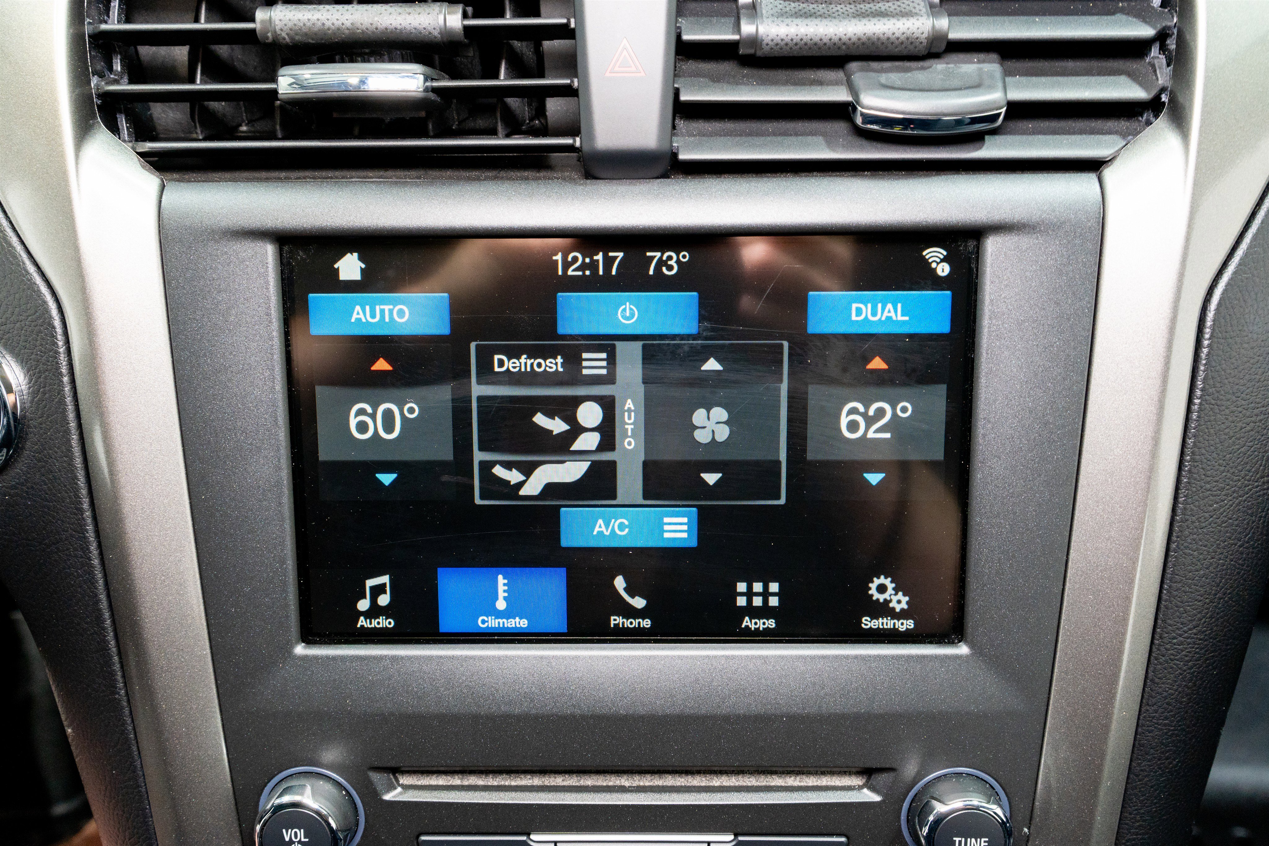 Used 2018 Ford Fusion SE FWD image 17