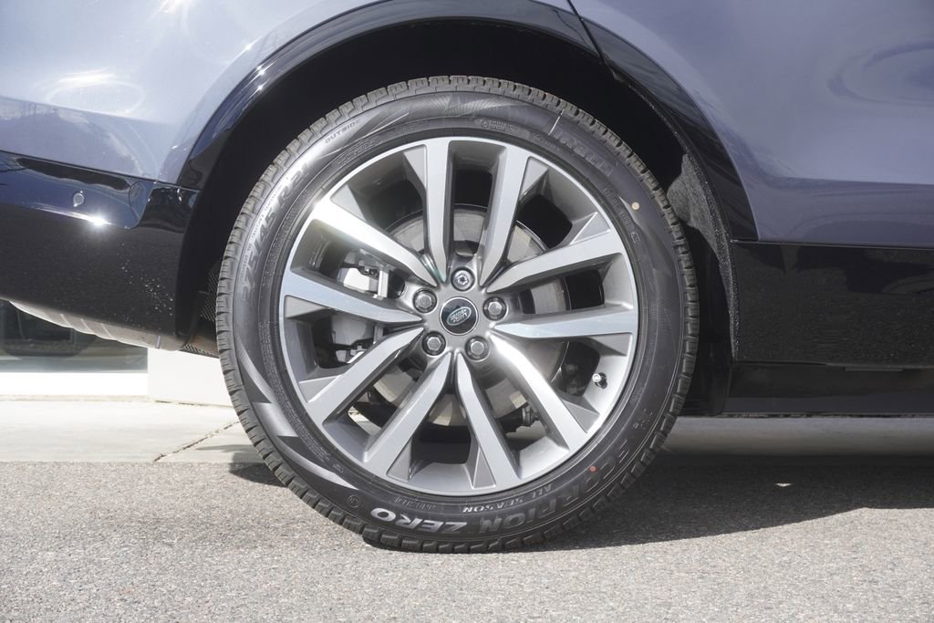 New 2026 Land Rover Discovery Limited Edition image 34