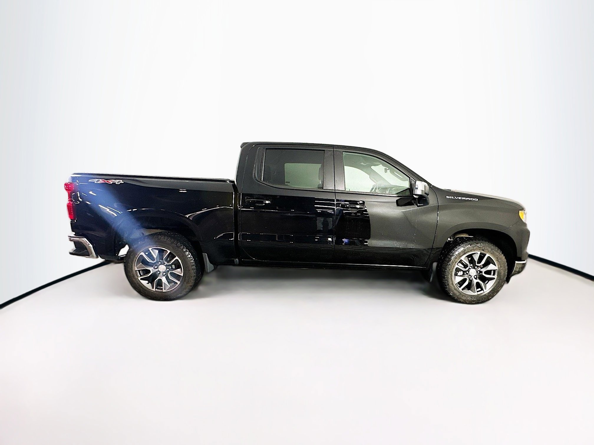 Used 2024 Chevrolet Silverado 1500 LT image 10