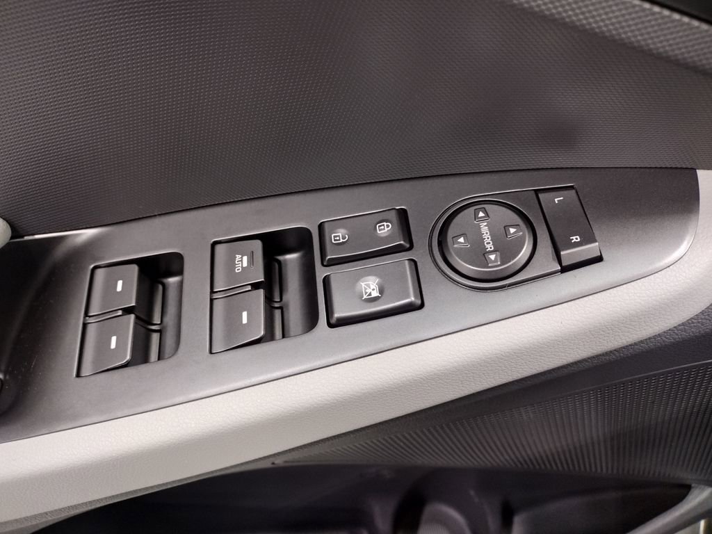 Certified 2022 Hyundai Ioniq SE FWD image 20