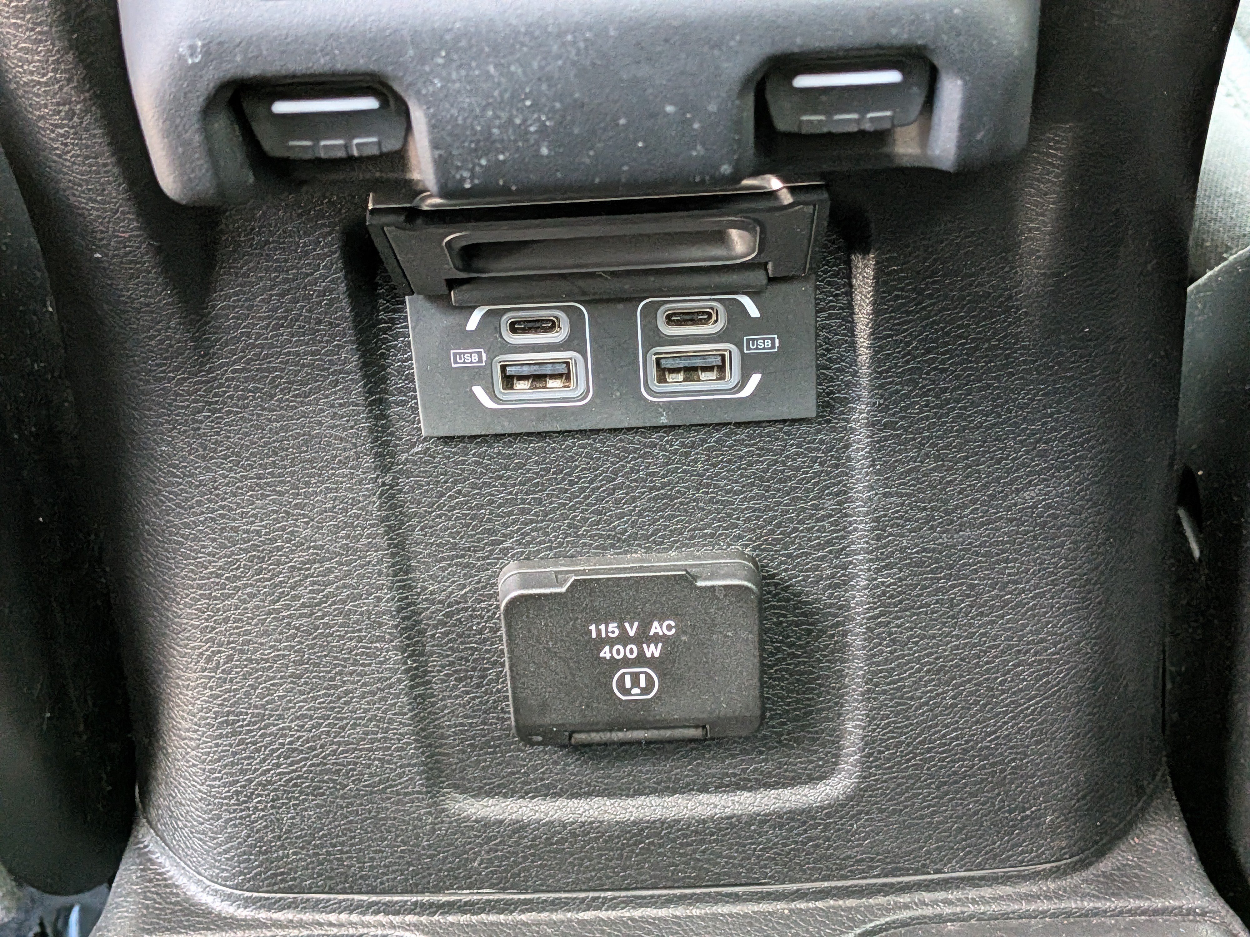 Used 2023 Jeep Gladiator Overland AWD/4WD image 15