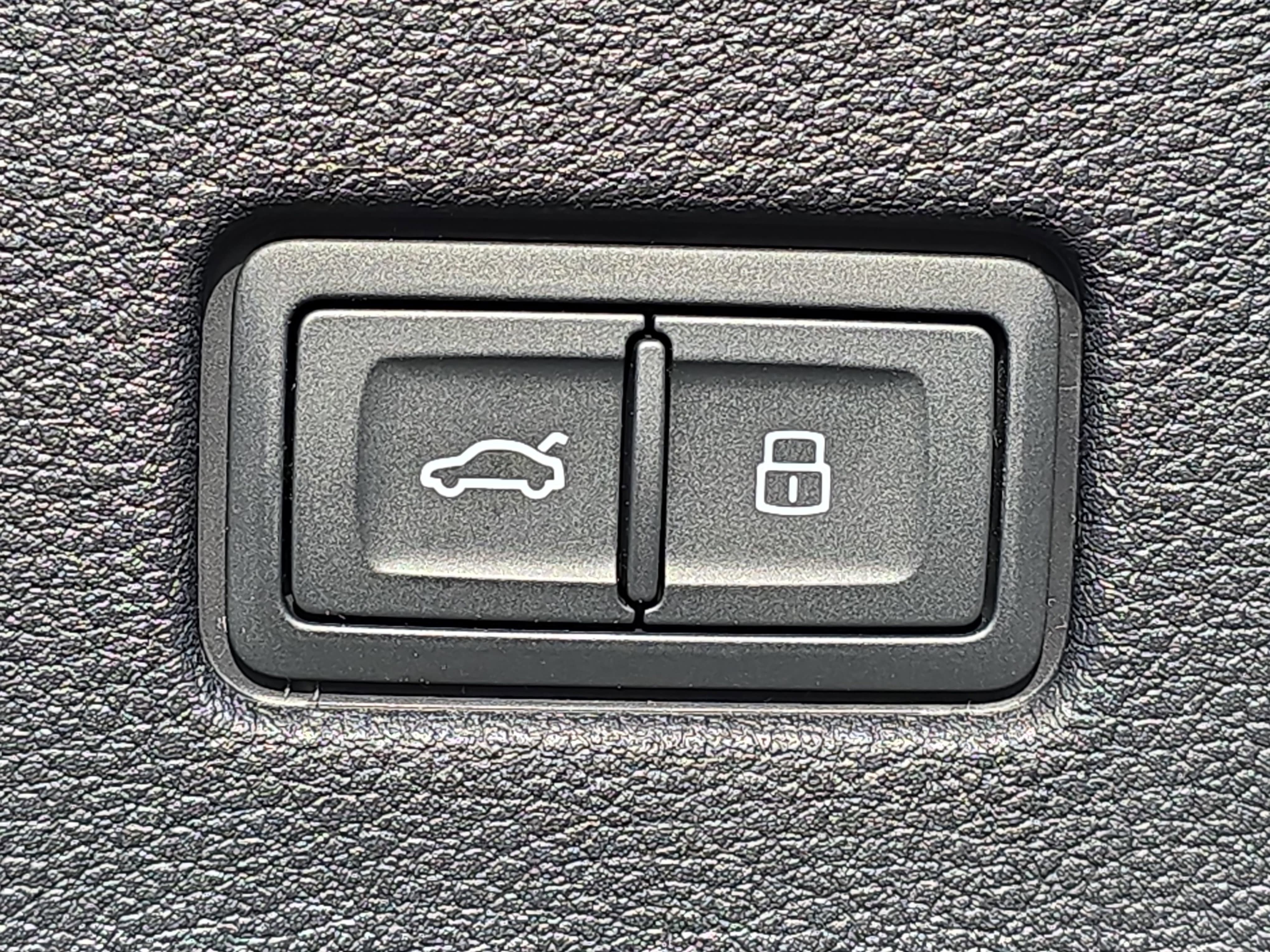 Used 2024 Audi SQ8 Prestige w/ Prestige Package image 13