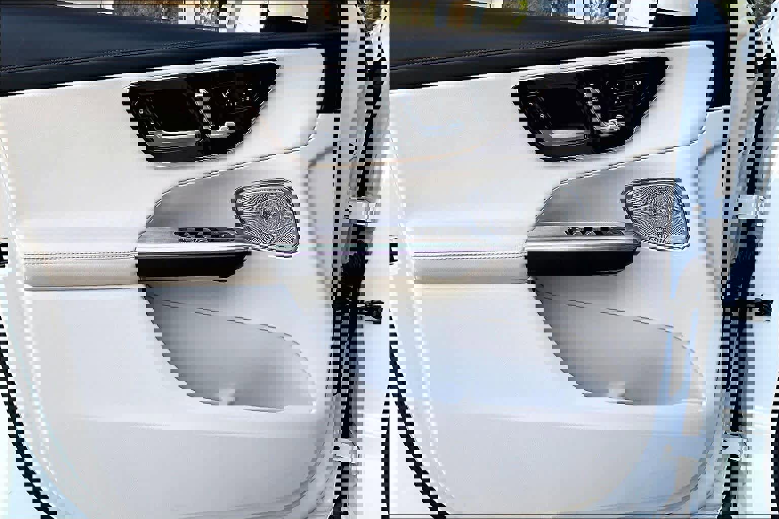 Used 2025 Mercedes-Benz GLC 300 4MATIC image 22