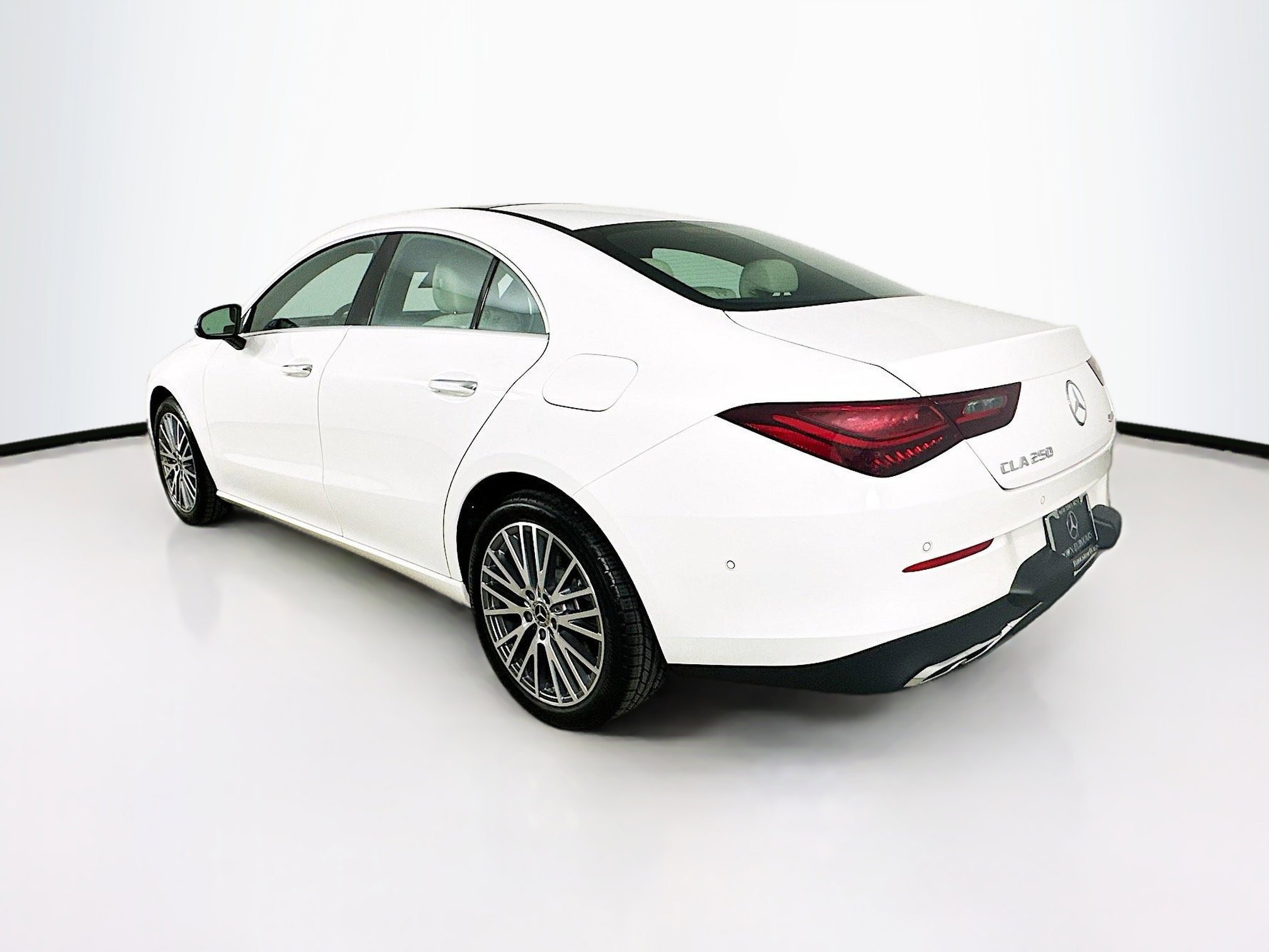 Used 2025 Mercedes-Benz CLA 250 4MATIC image 5