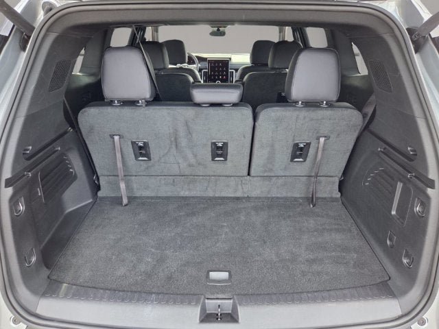 Certified 2026 GMC Acadia Elevation w/ Elevation Premium Package FWD image 17
