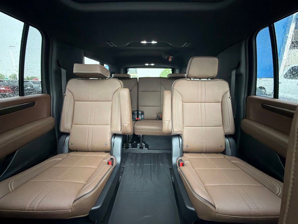 New 2026 Chevrolet Suburban High Country AWD/4WD image 35