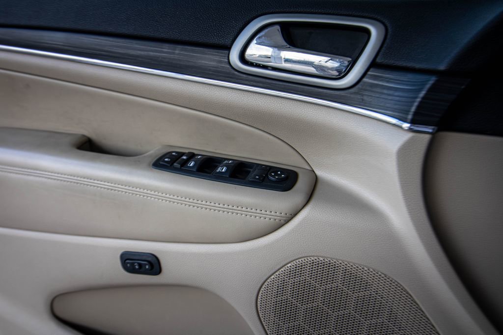 Used 2020 Jeep Grand Cherokee Limited image 21