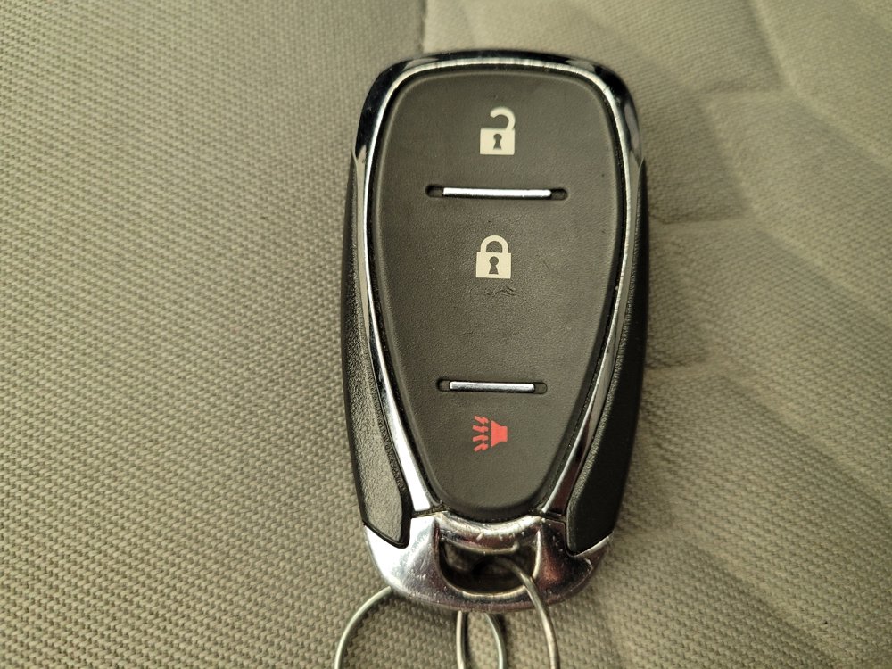 Used 2018 Chevrolet Equinox LS image 32