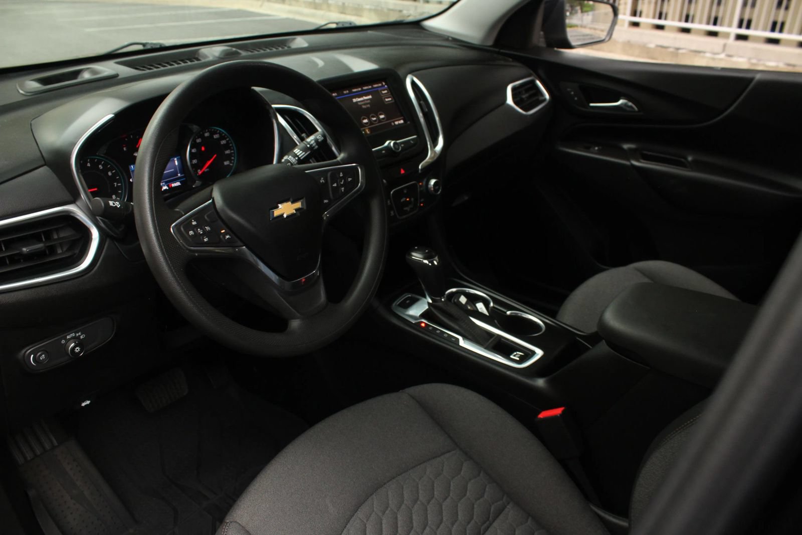 Used 2020 Chevrolet Equinox LT w/ LPO, Floor Liner Package AWD/4WD image 13