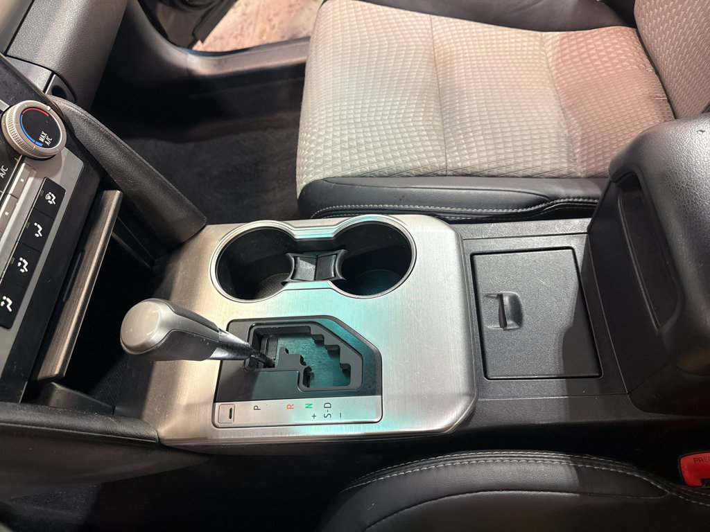 Used 2014 Toyota Camry SE FWD image 21