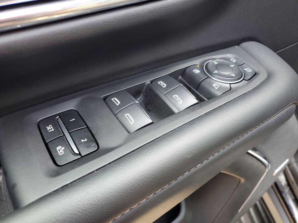 Used 2023 Chevrolet Suburban High Country w/ Advanced Technology Package image 26