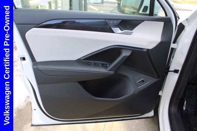 Used 2025 Volkswagen Tiguan SE image 19