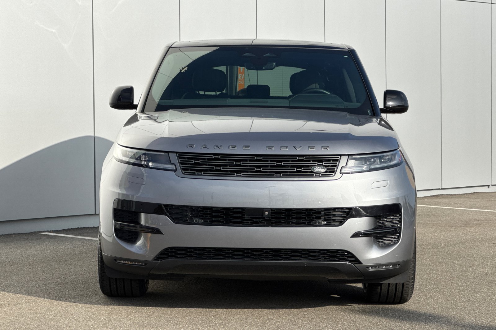 Used 2024 Land Rover Range Rover Sport SE AWD/4WD image 8