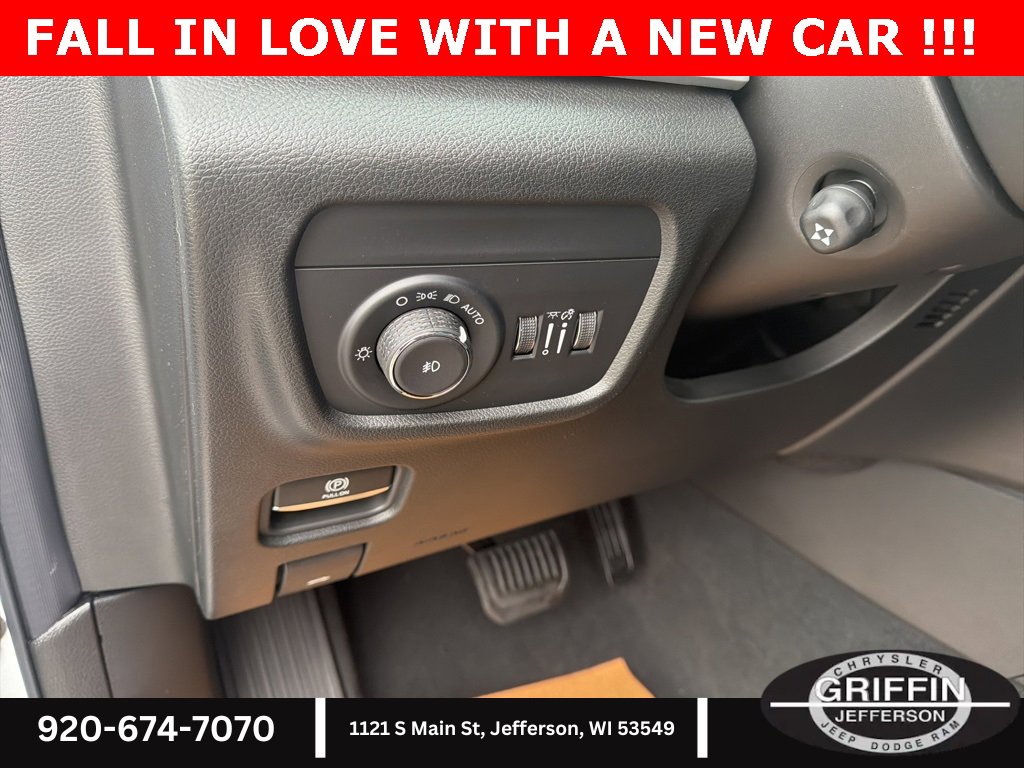 New 2025 Jeep Grand Cherokee L Limited w/ Luxury Tech Group II image 21