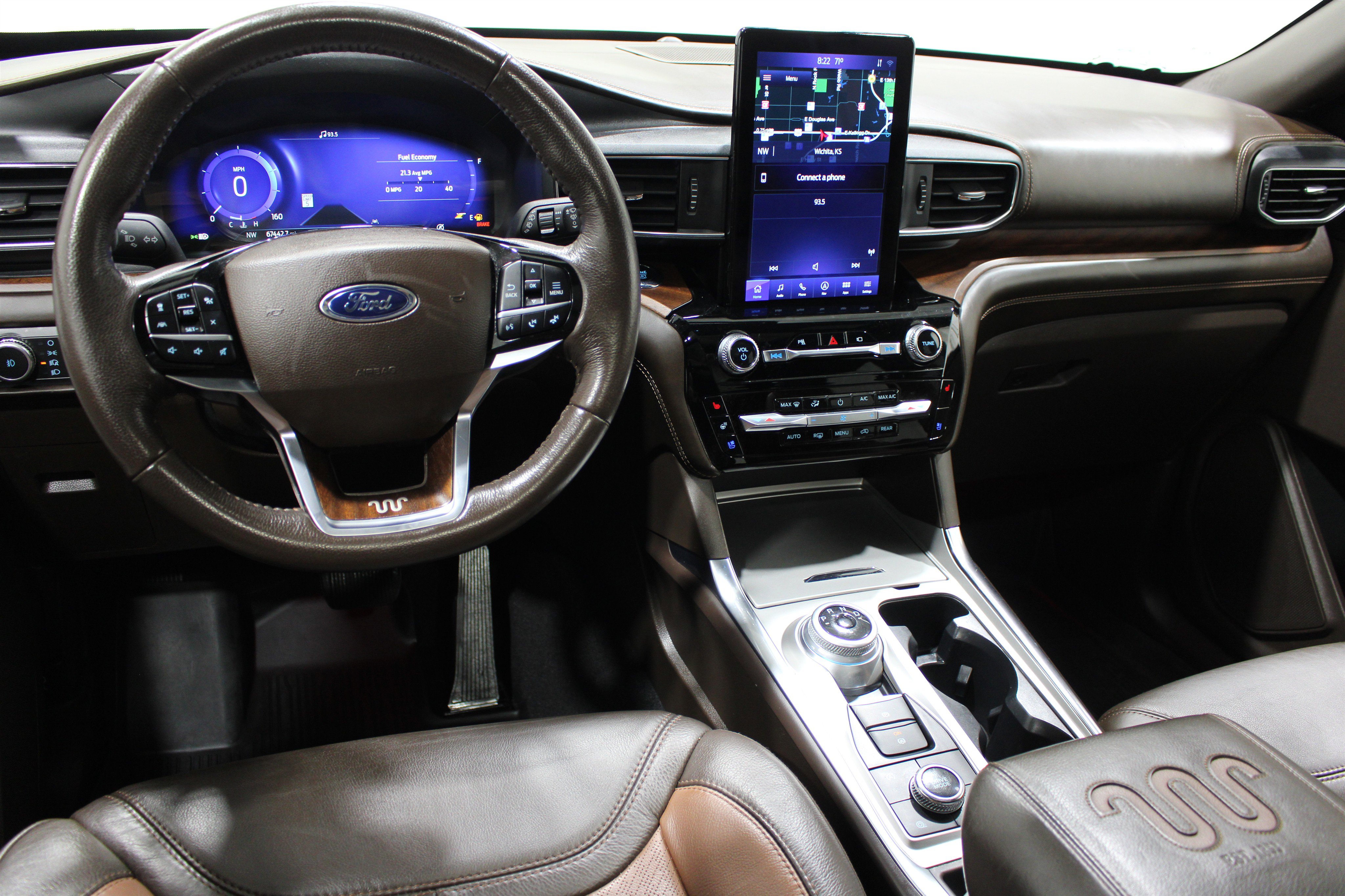 Used 2022 Ford Explorer King Ranch w/ Technology Package AWD/4WD image 2