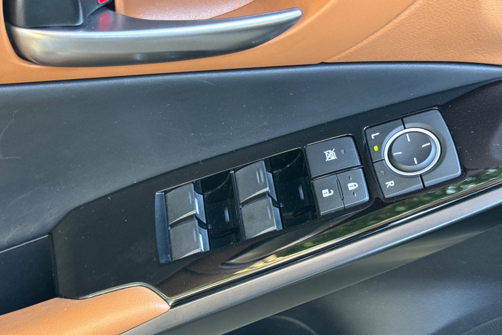 Used 2021 Lexus IS 300 w/ Comfort Package RWD image 13