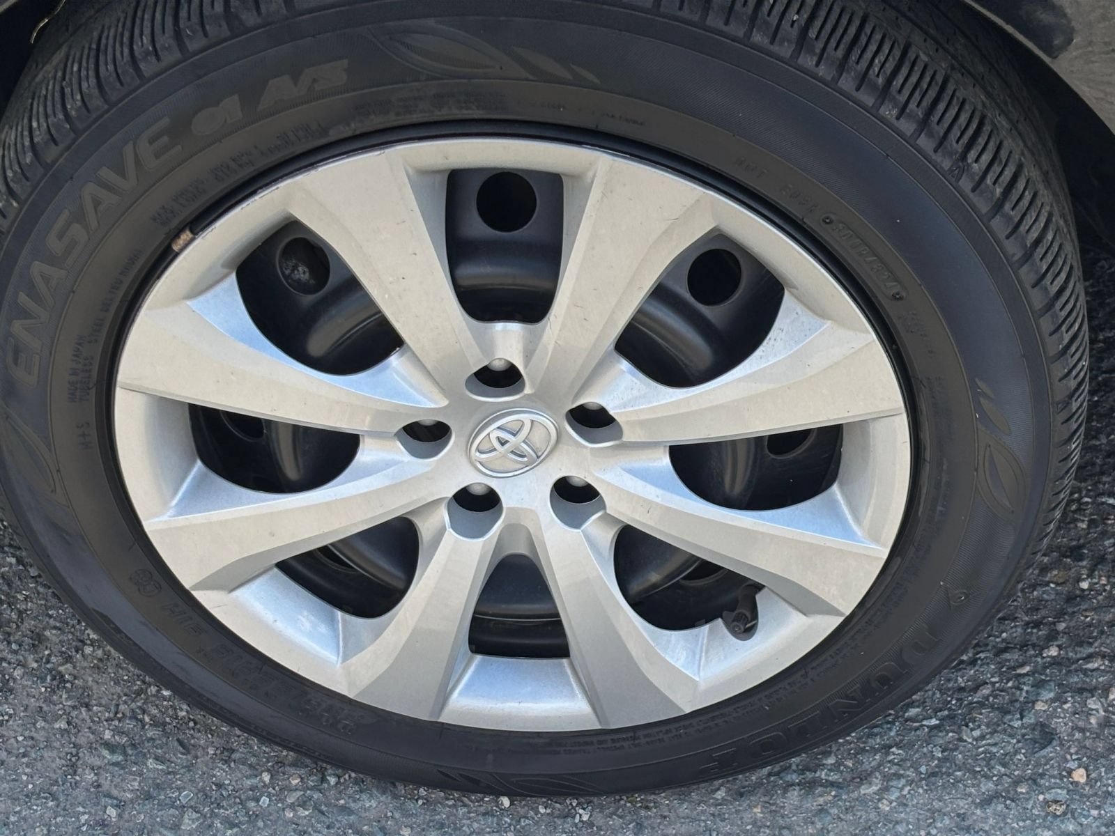 Used 2025 Toyota Corolla LE FWD image 25