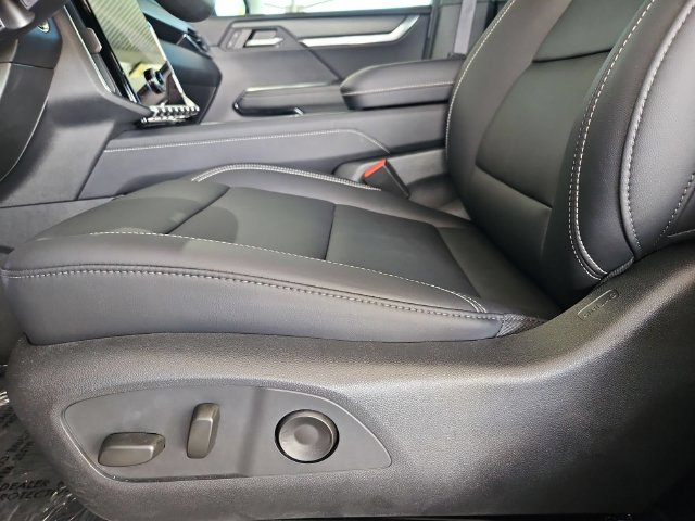 Used 2025 GMC Acadia Elevation w/ Elevation Premium Package FWD image 22