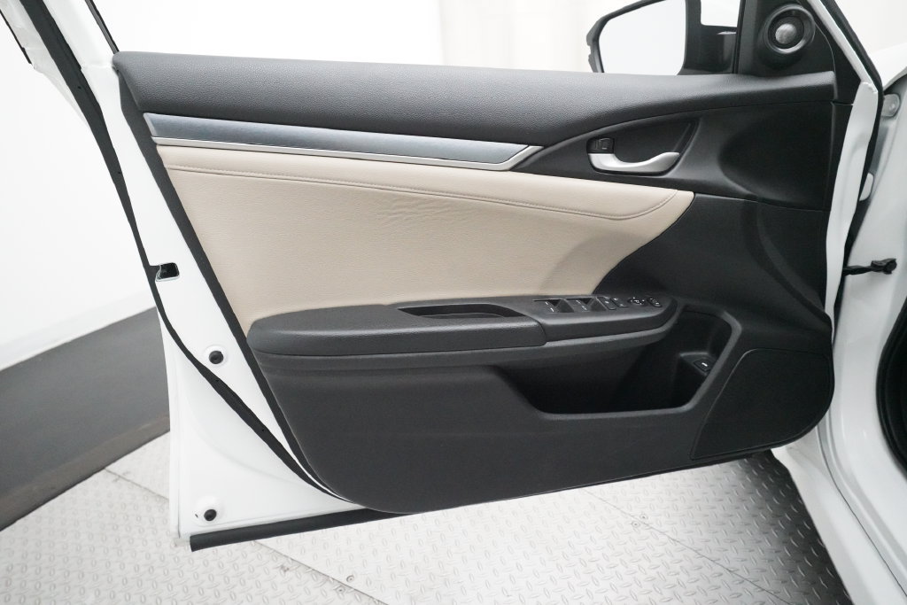 Certified 2018 Honda Civic Touring image 26