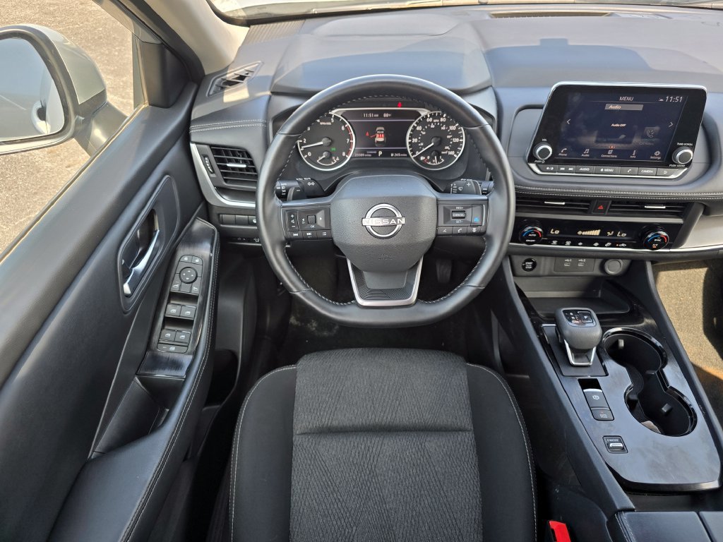 Used 2025 Nissan Rogue SV FWD image 20