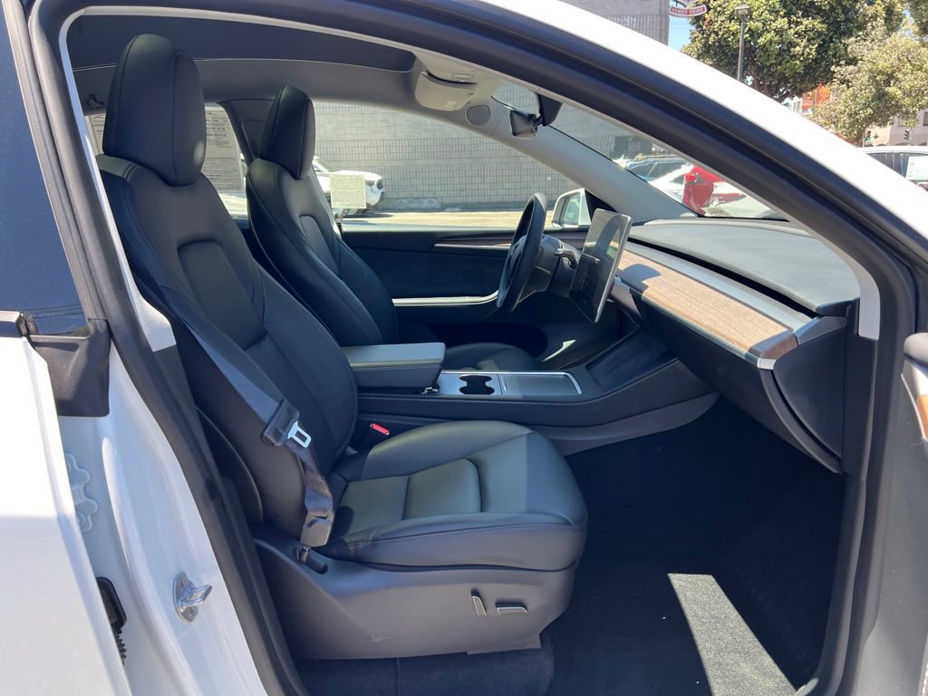 Used 2024 Tesla Model Y Long Range AWD/4WD image 21