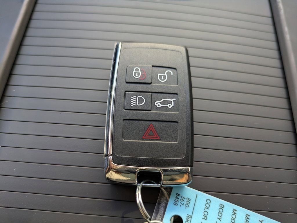 New 2026 Jaguar F-PACE SVR image 34