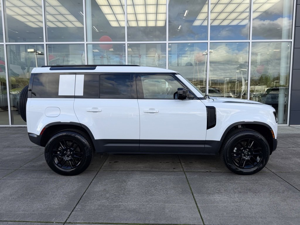 Used 2025 Land Rover Defender 110 S image 8