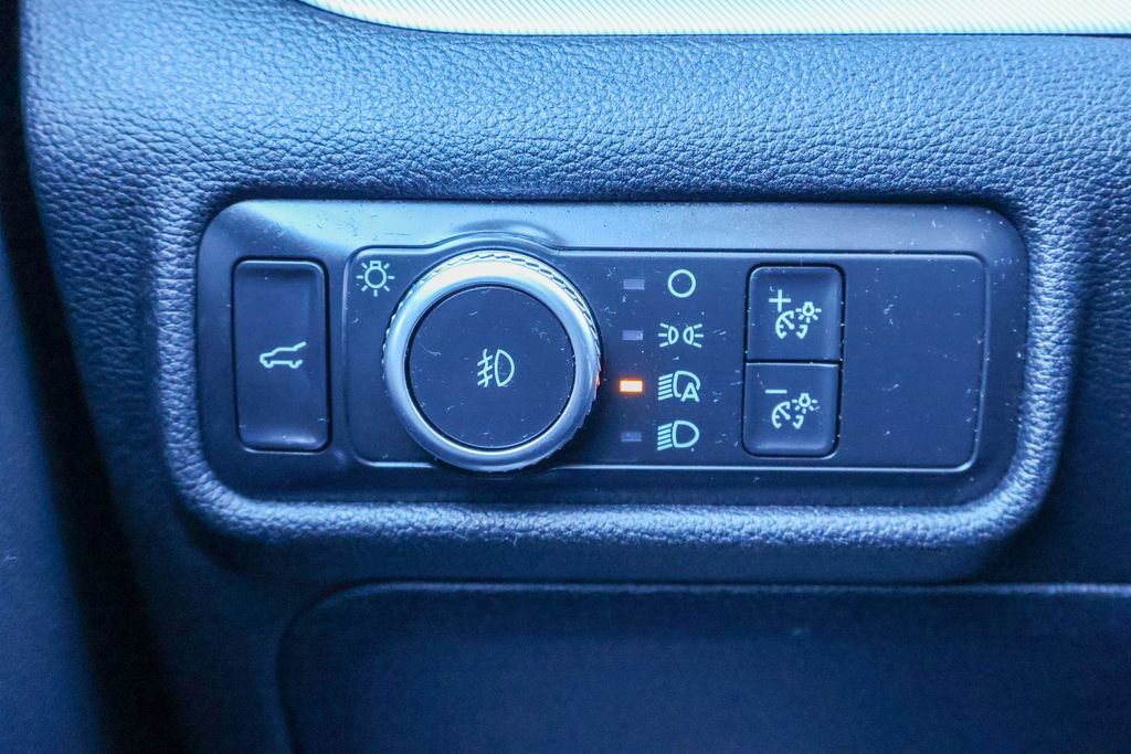 Used 2021 Ford Explorer XLT w/ Equipment Group 202A image 17