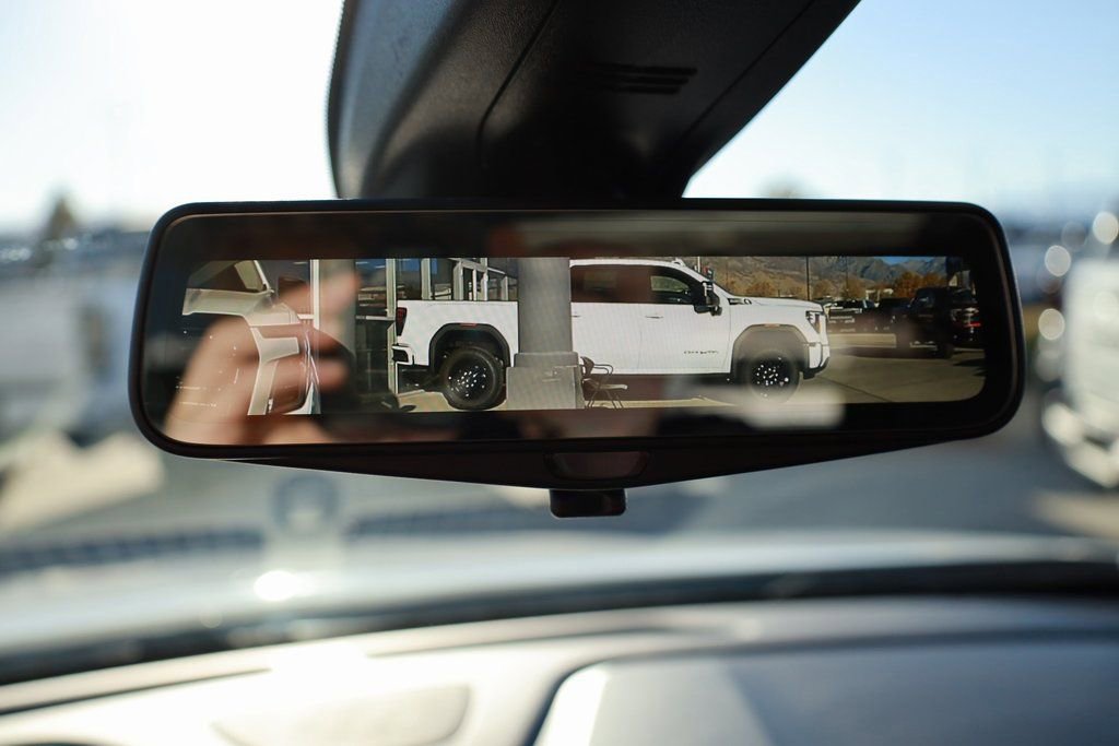 Used 2020 Chevrolet Traverse Premier w/ Redline Edition image 16